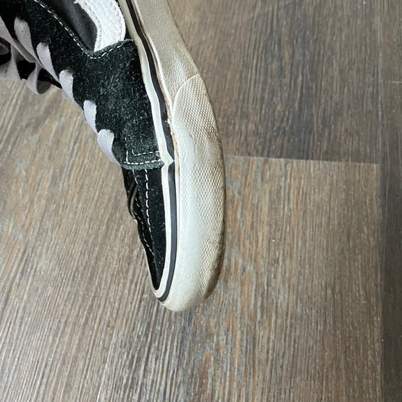 Vans Black and White Unisex Shoes - Picture 6 of 13
